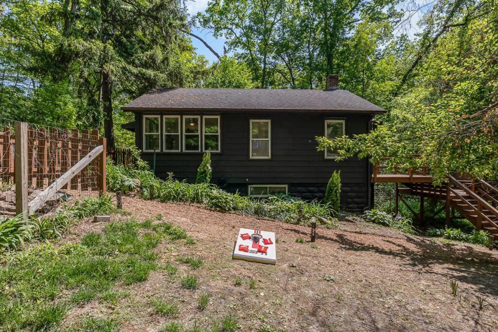 ולפראיסו Black Cabin Getaway In Woods I Valpo מראה חיצוני תמונה