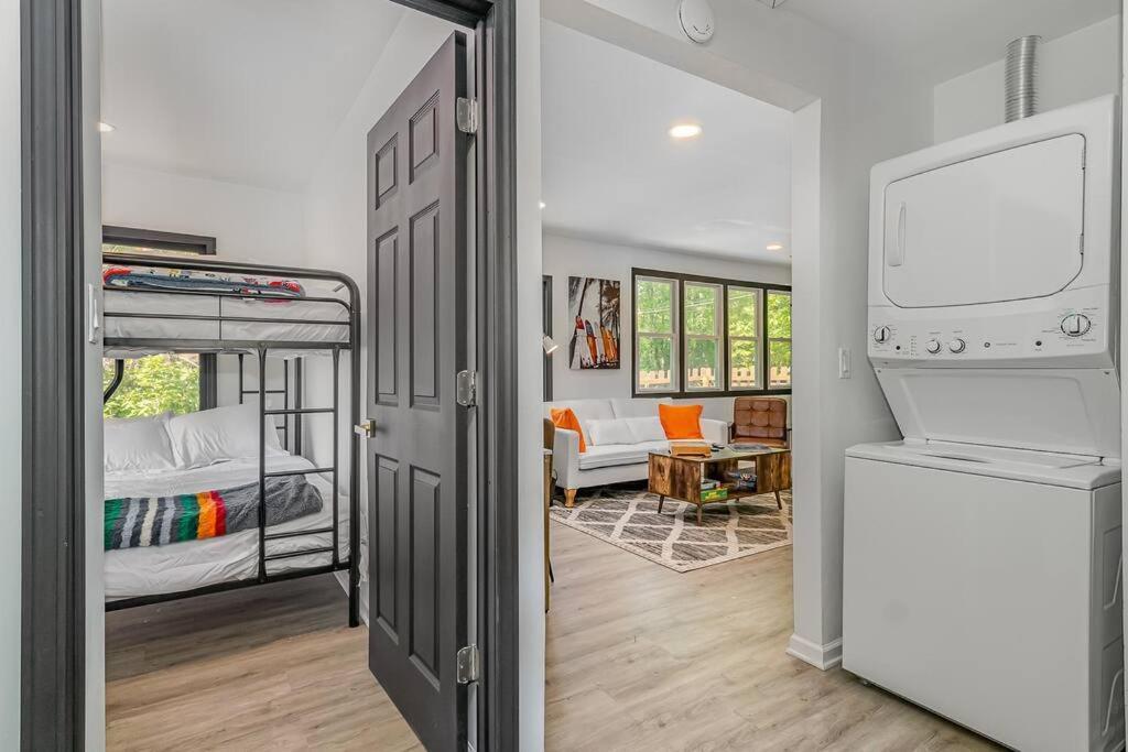 ולפראיסו Black Cabin Getaway In Woods I Valpo מראה חיצוני תמונה